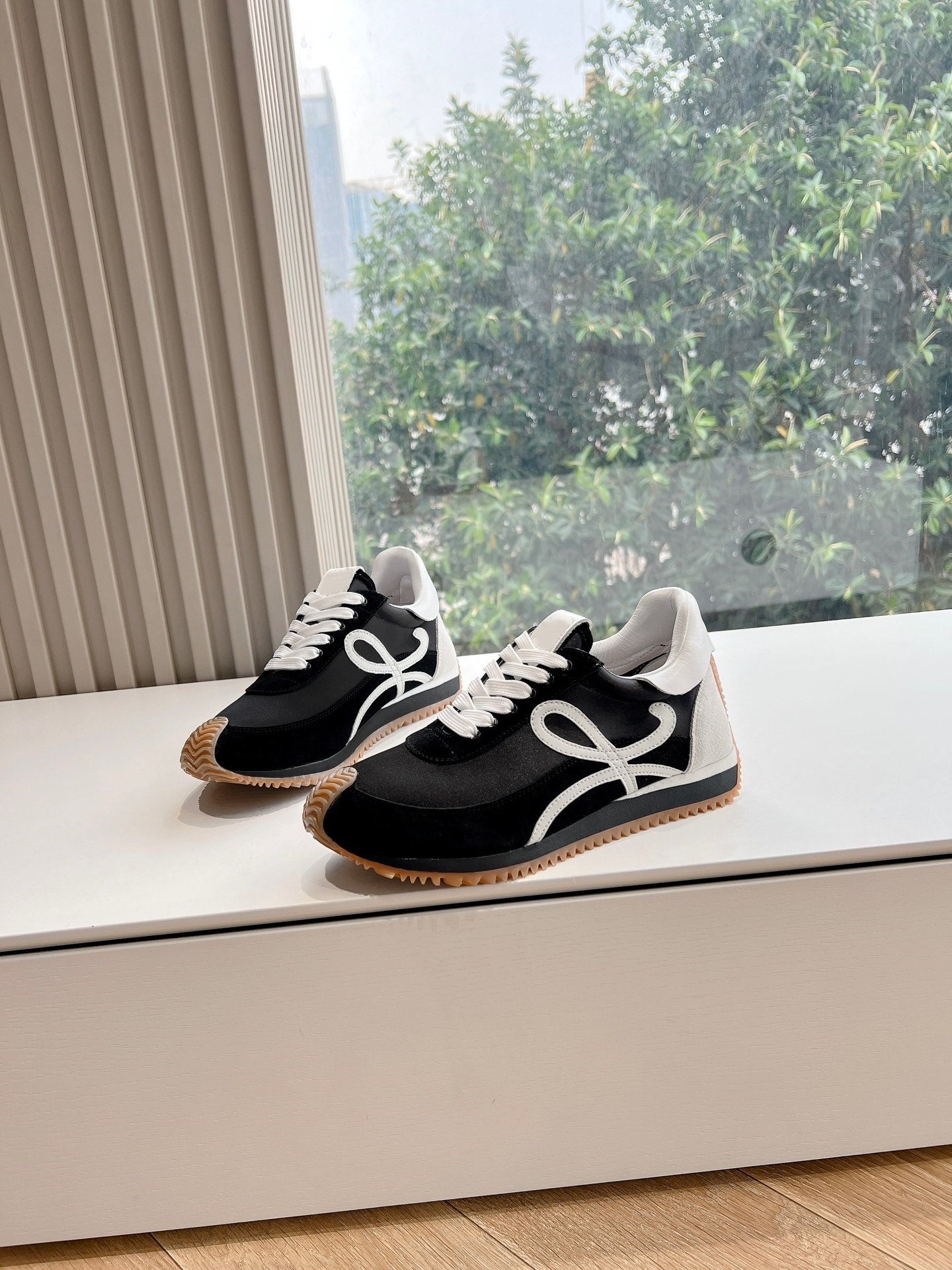 Colorblocked Dexterity Shoes