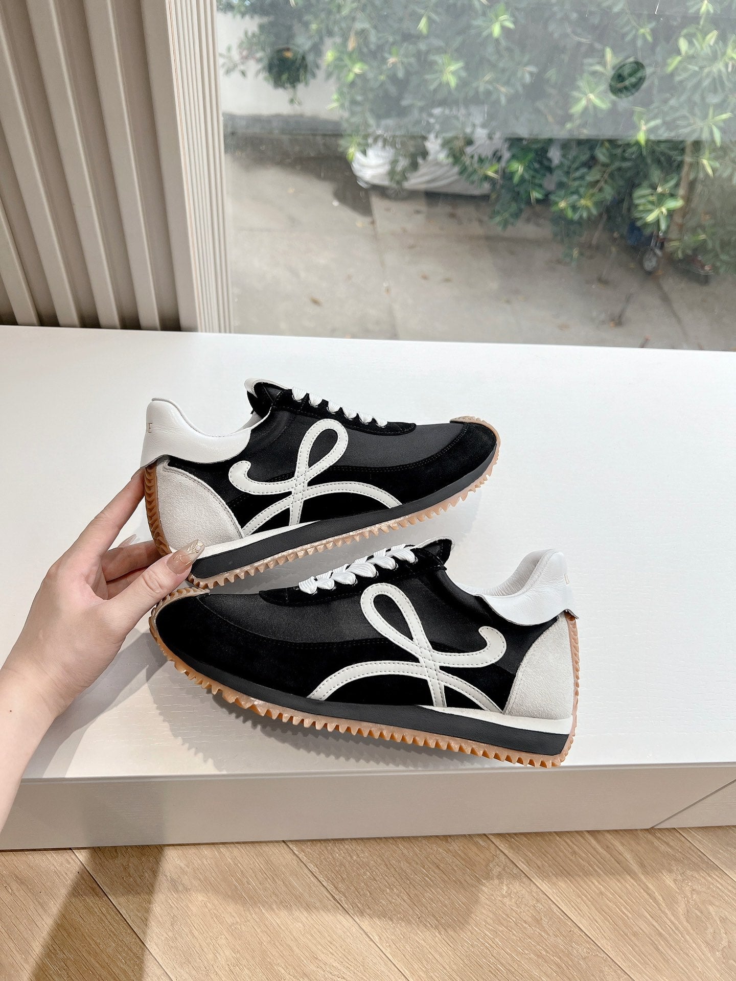 Colorblocked Dexterity Shoes