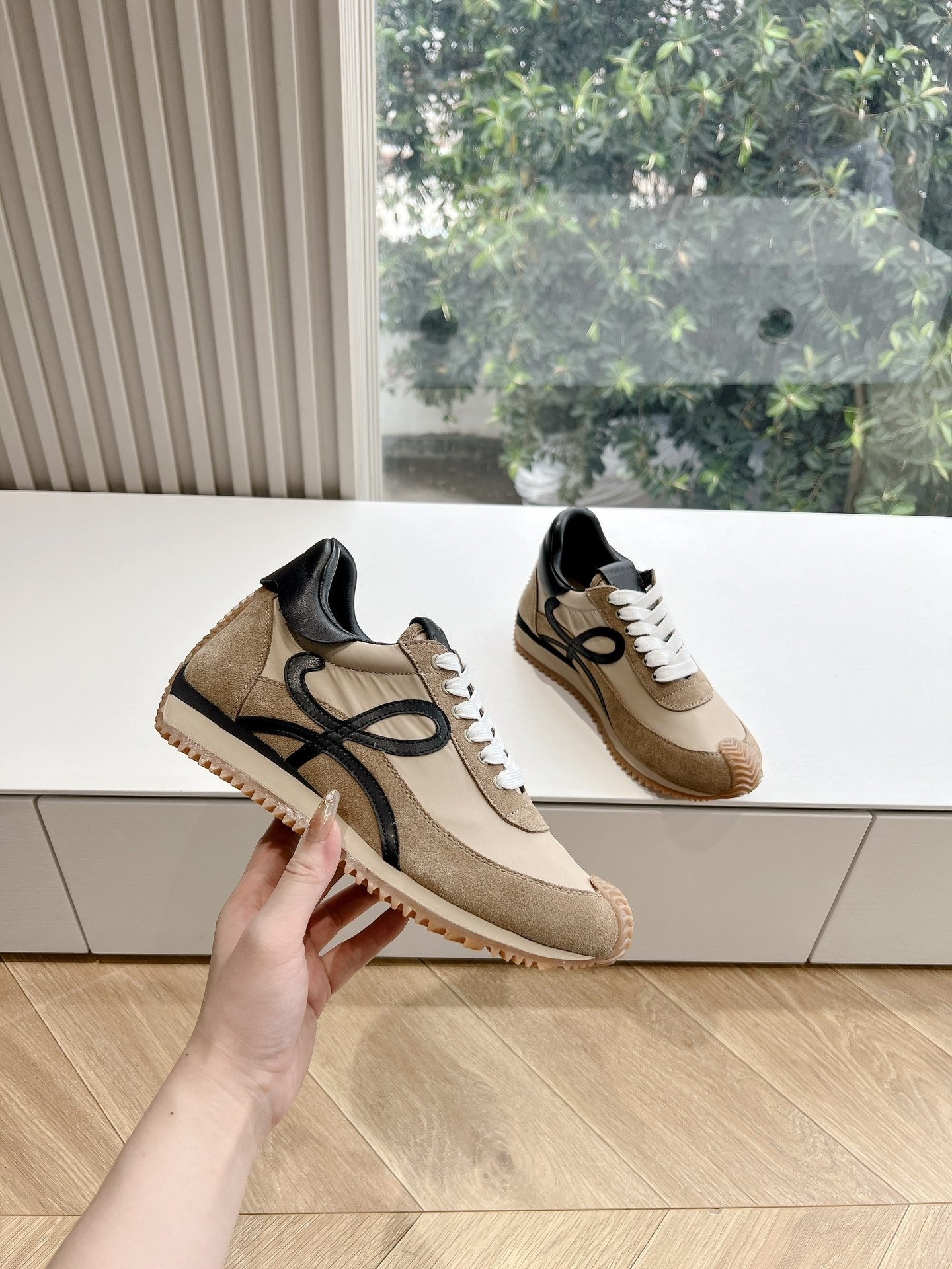 Colorblocked Dexterity Shoes