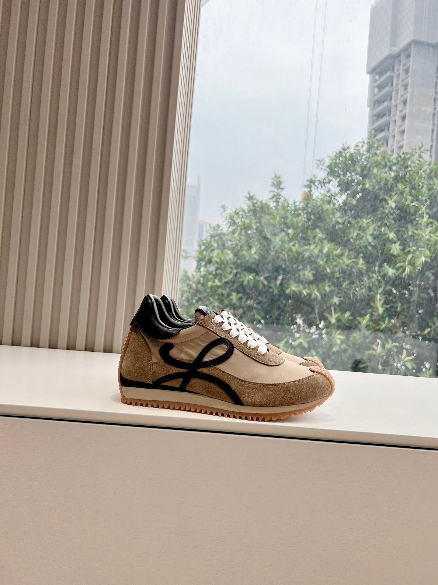 Colorblocked Dexterity Shoes