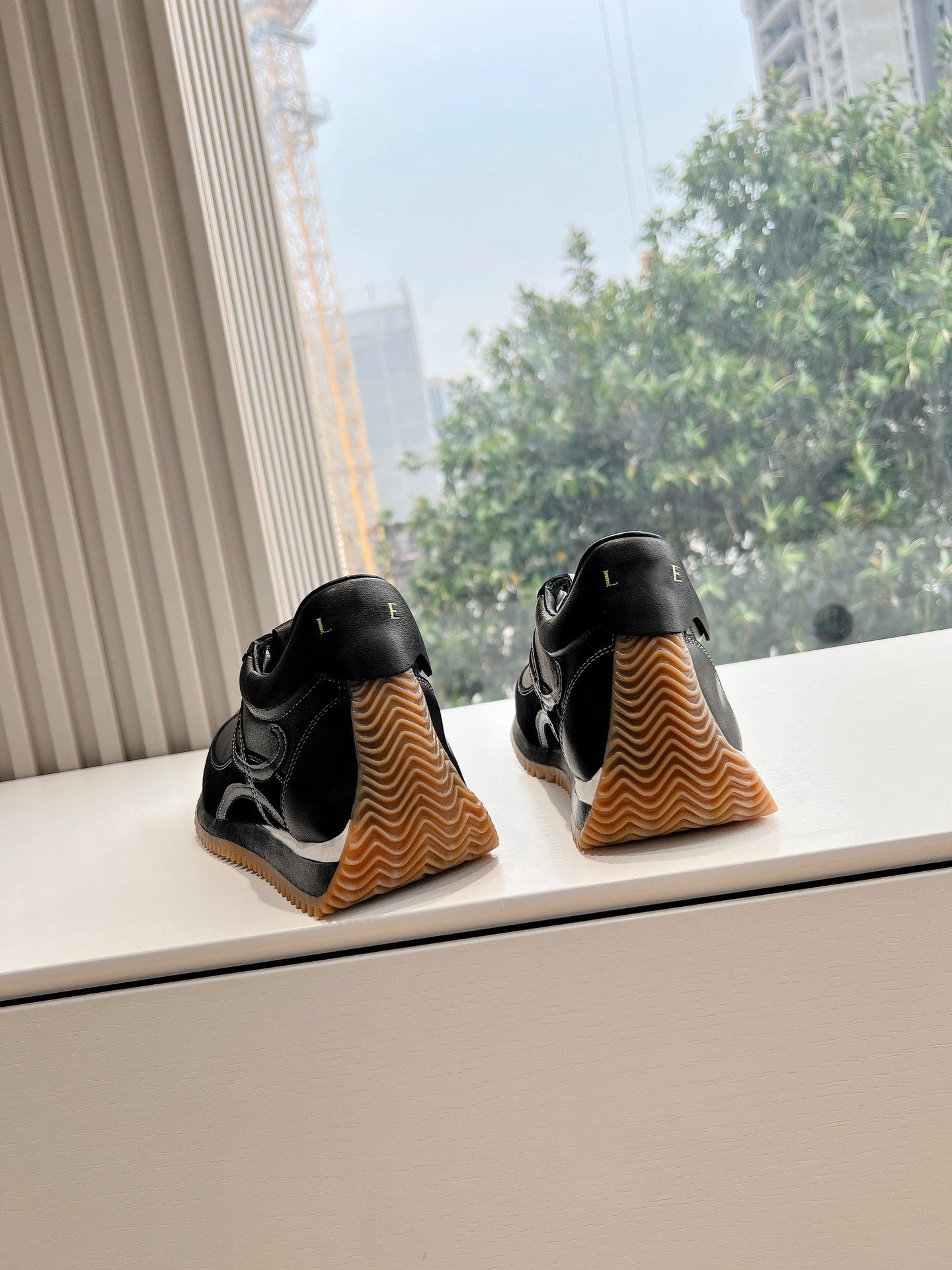Colorblocked Dexterity Shoes