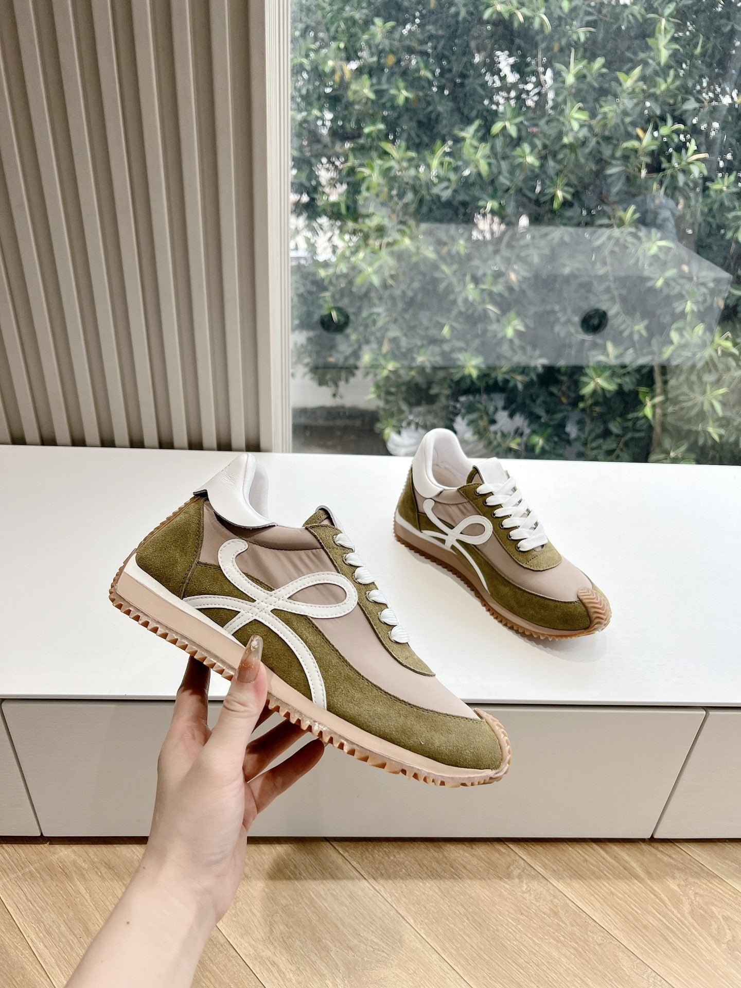 Colorblocked Dexterity Shoes
