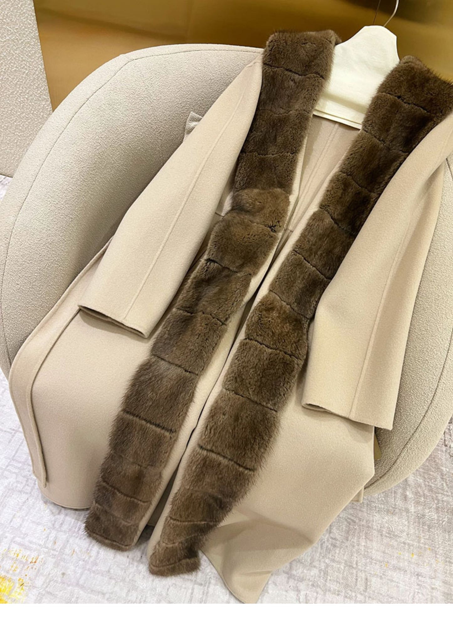 Double-faced cashmere coat with mink fur collar