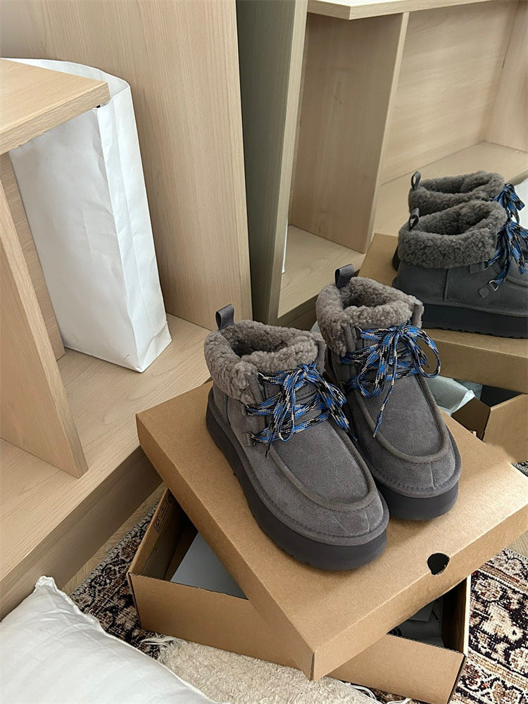 Thick-soled snow boots