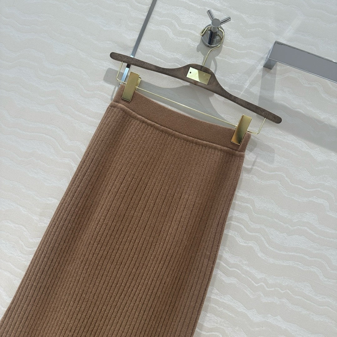 Cashmere cardigan skirt set