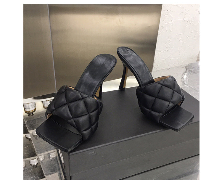 Diamond loaf sandals