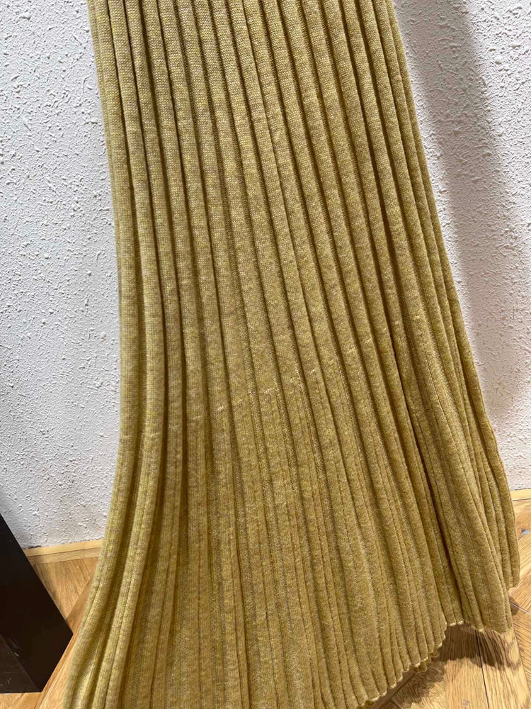 Round neck slim fit long knitted dress