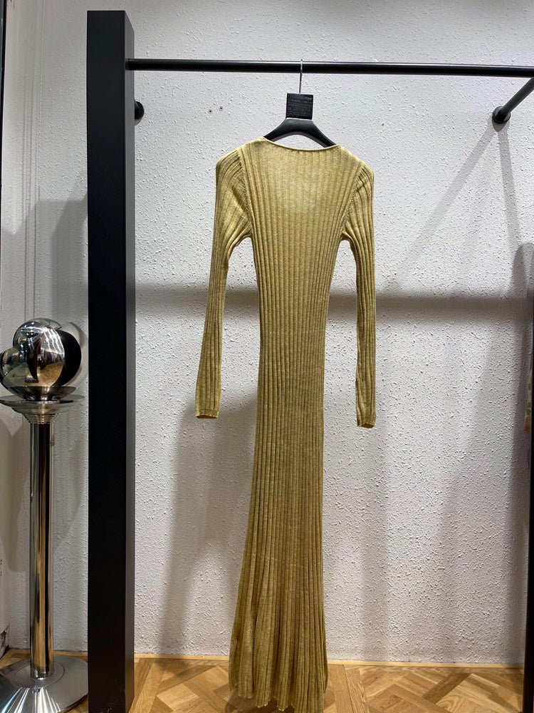 Round neck slim fit long knitted dress