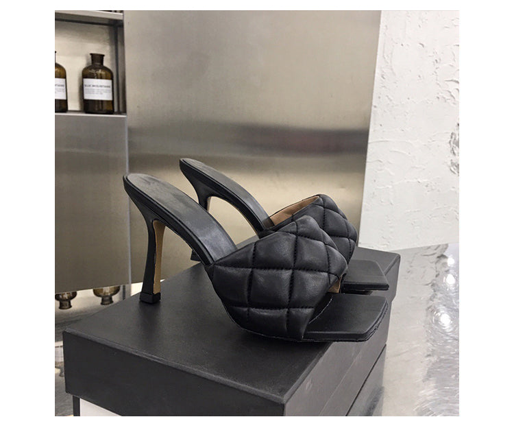 Diamond loaf sandals