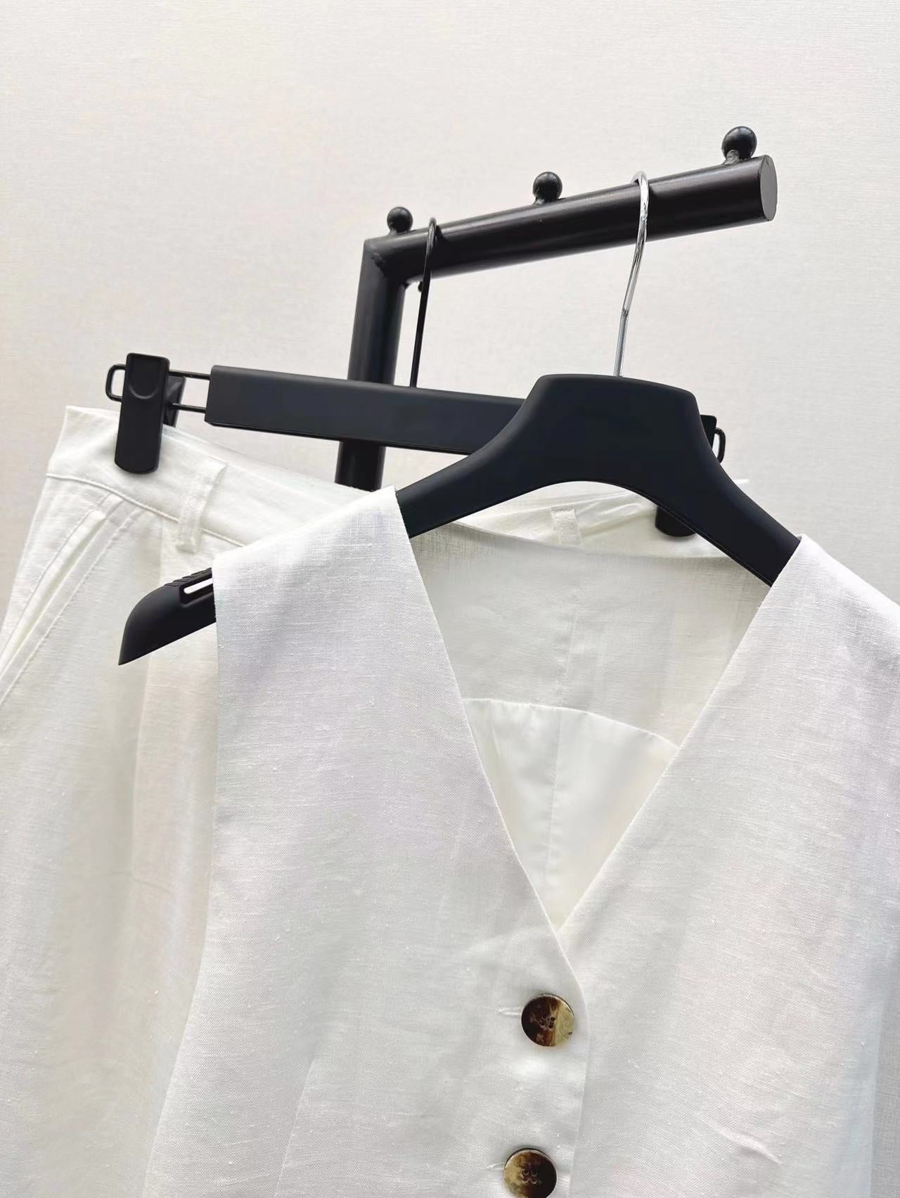 Linen vest and trousers suit