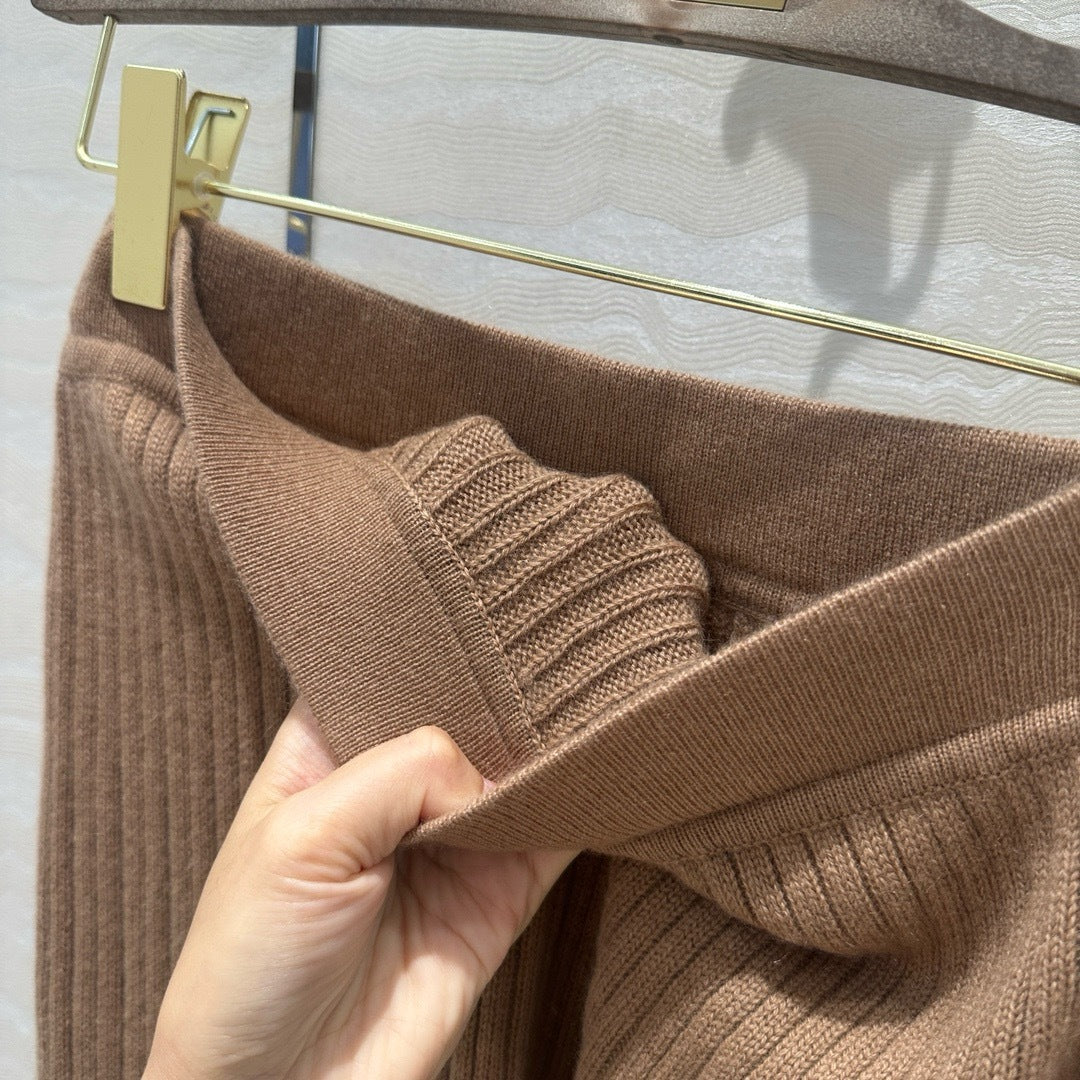 Cashmere cardigan skirt set
