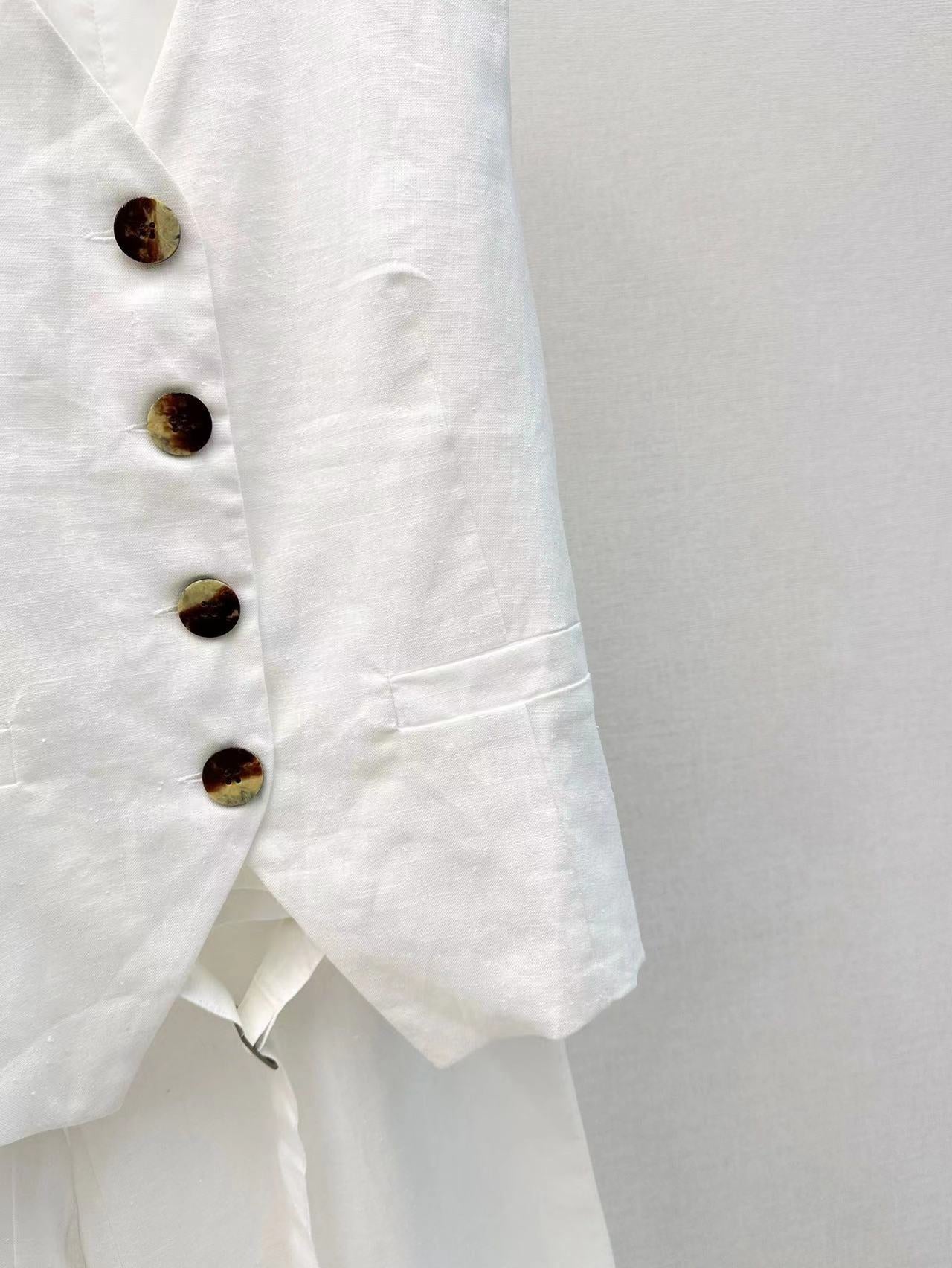 Linen vest and trousers suit