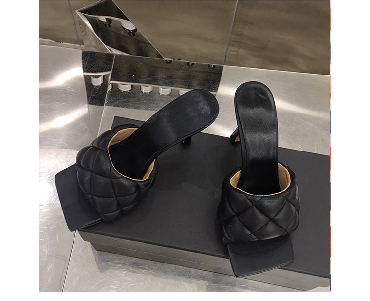 Diamond loaf sandals