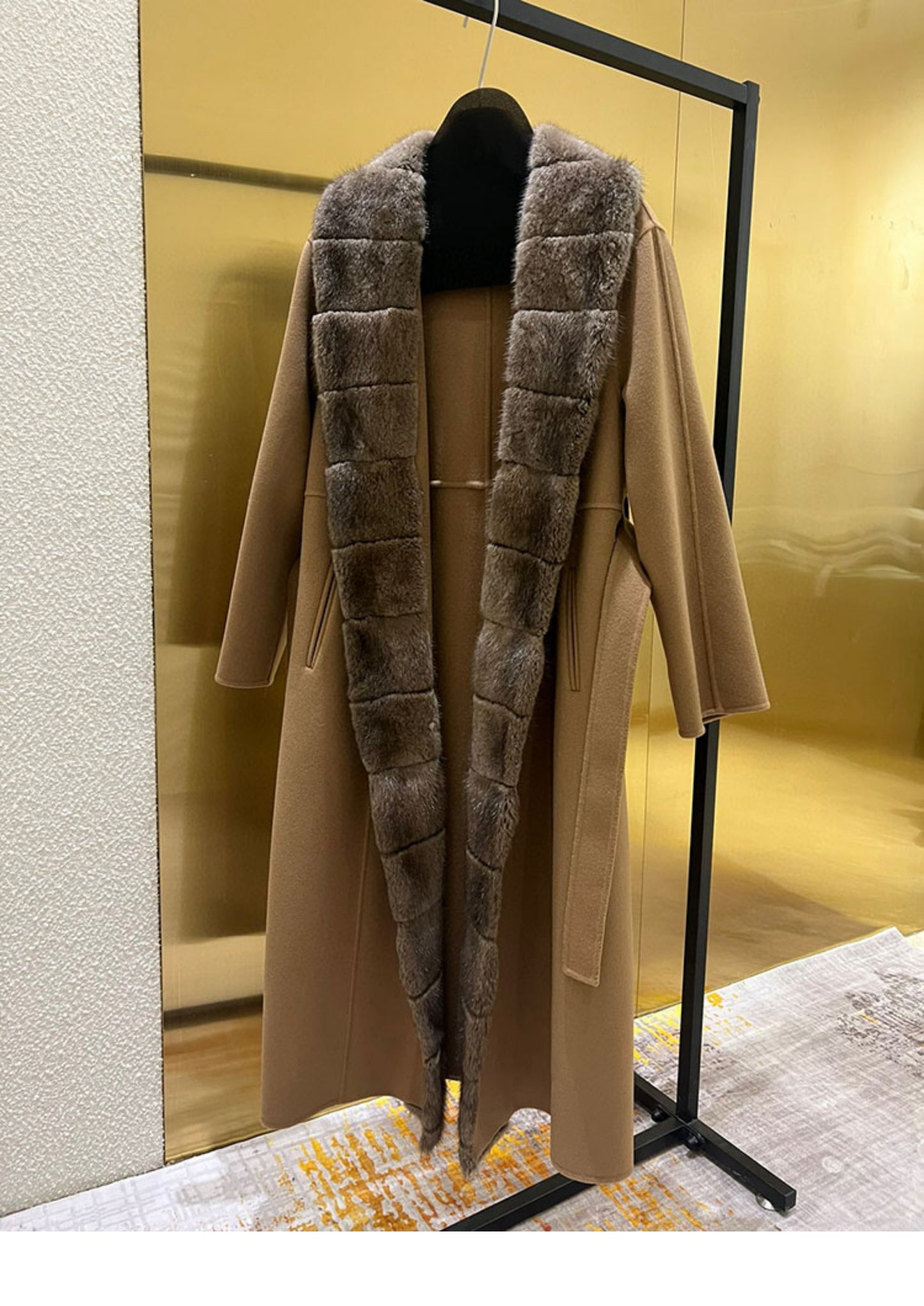 Double-faced cashmere coat with mink fur collar