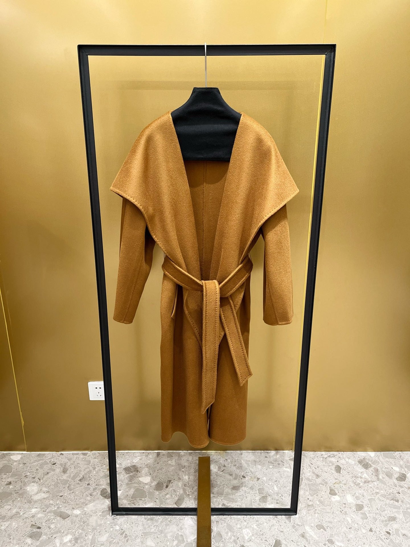 Lapel wool coat