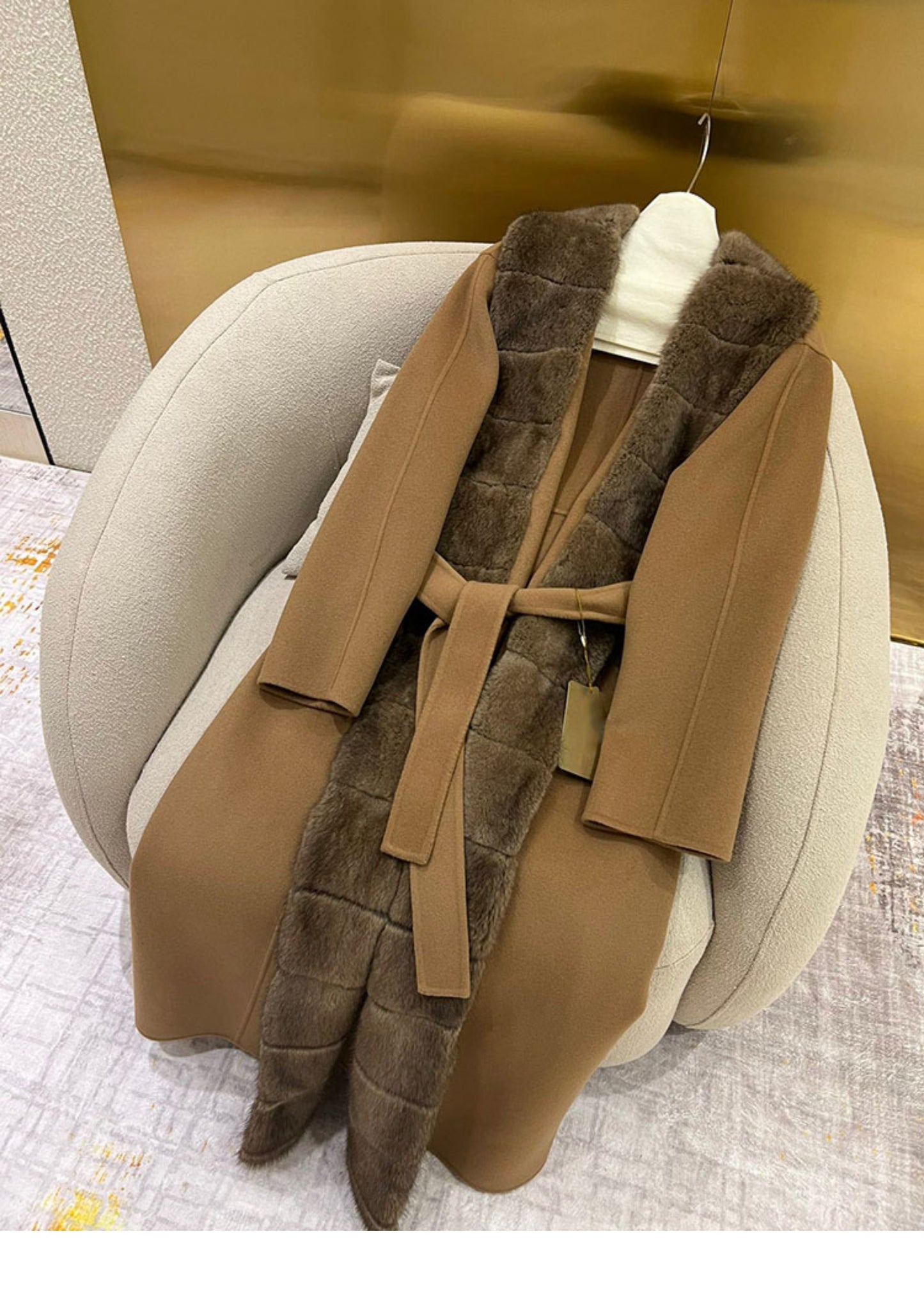 Double-faced cashmere coat with mink fur collar