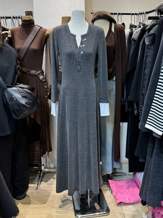 Round neck long sleeve knitted dress