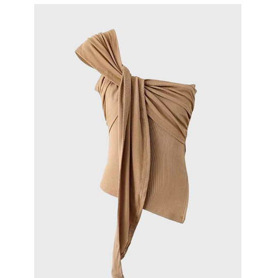 French one-shoulder suspender top with hot girl style