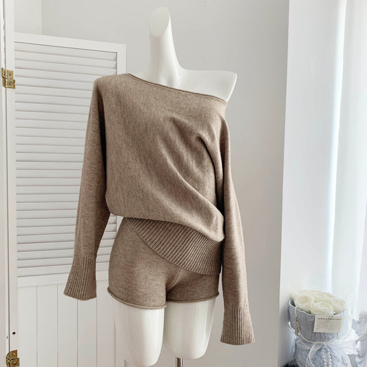 Wool off-shoulder sweater and shorts set