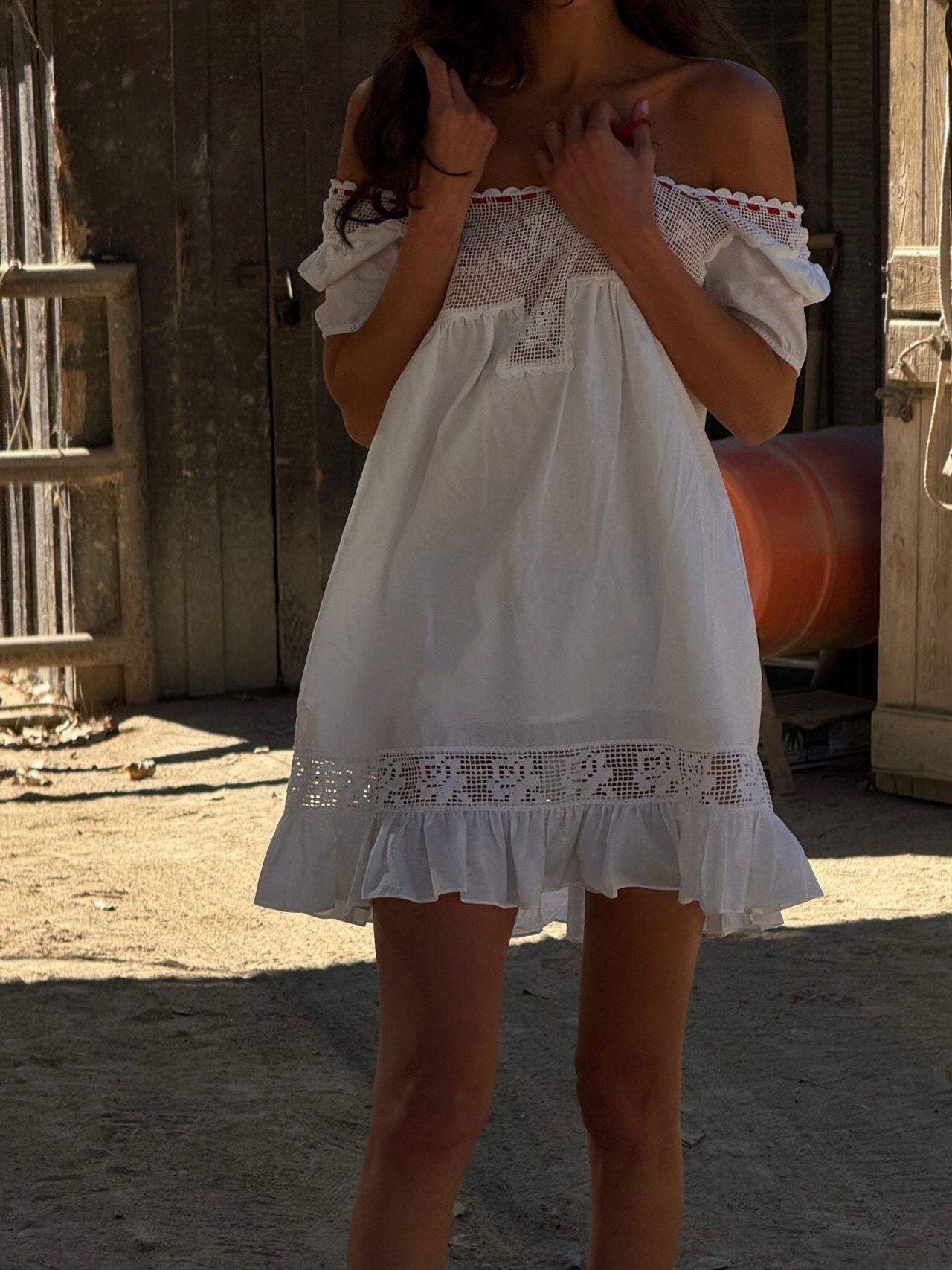 RED BOW EMBROIDERED MINI DRESS