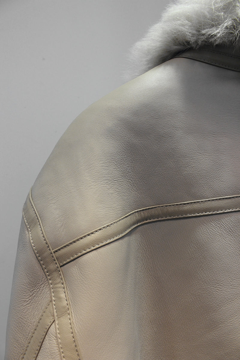 High quality genuine Tuscan fur one-piece glossy silhouette motorcycle jacket