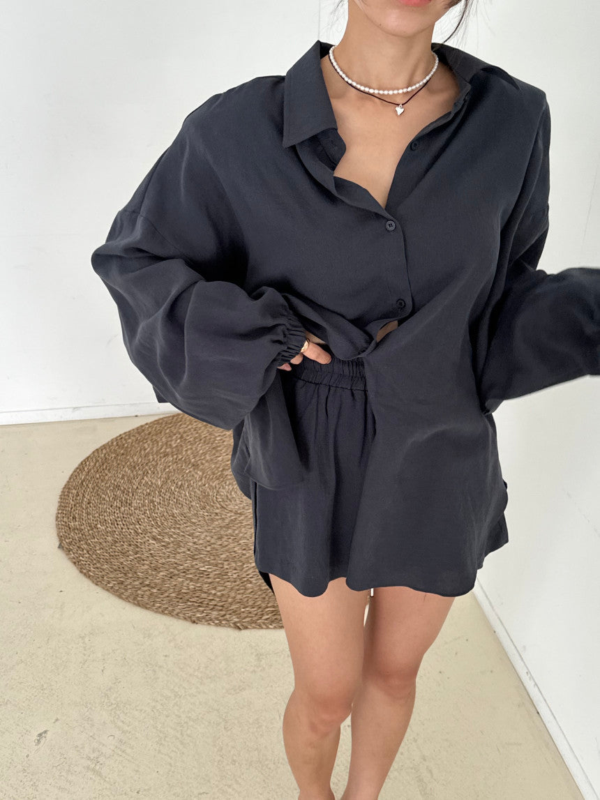 Blue long-sleeved shirt loose shorts two-piece suit