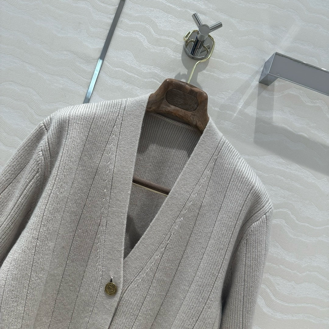 Cashmere cardigan skirt set