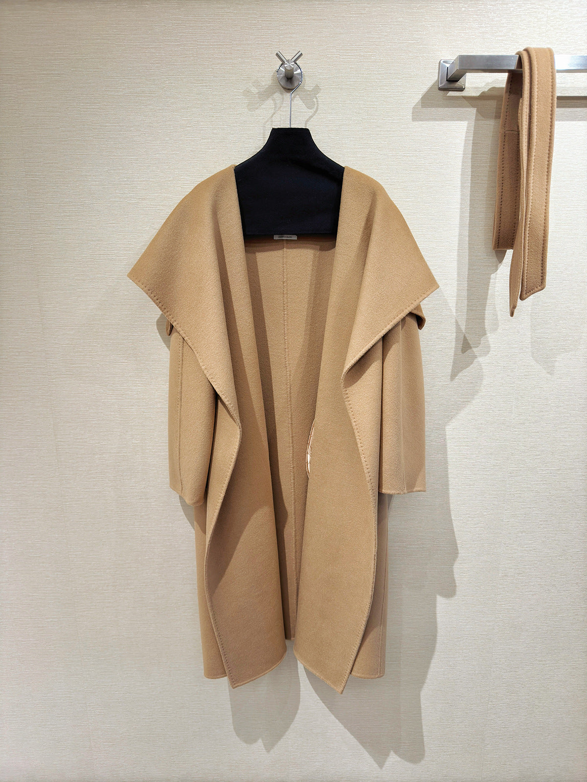 Lapel wool coat