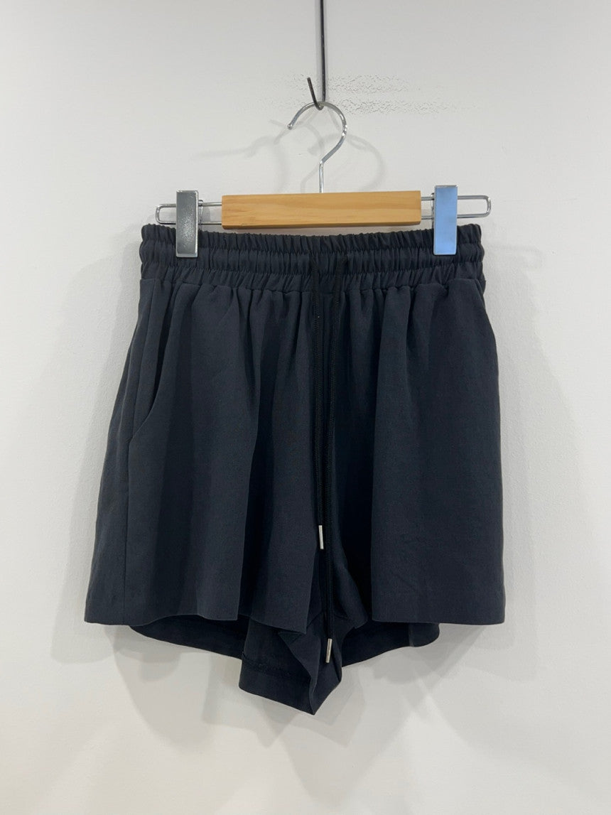 Blue long-sleeved shirt loose shorts two-piece suit