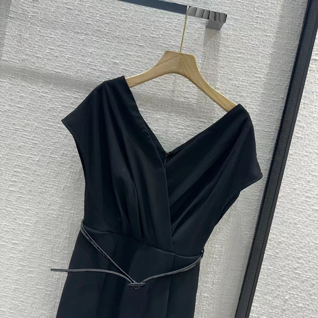 Deep V-neck waist dress