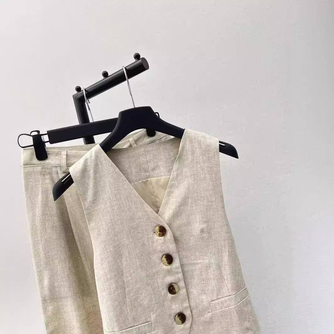 Linen vest and trousers suit