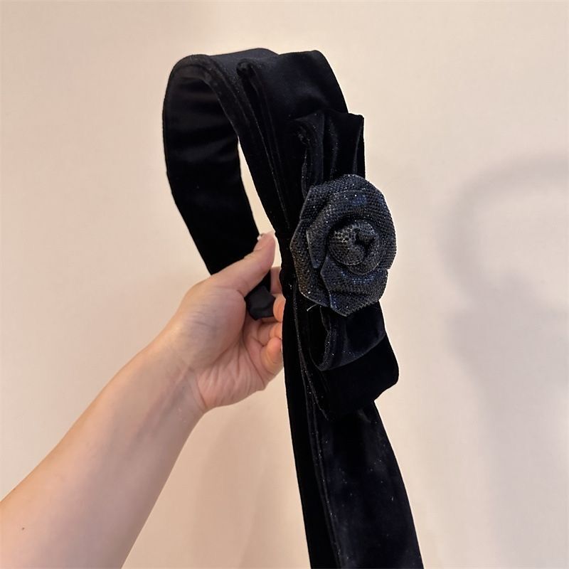 Elegant and versatile hair accessories for ladies