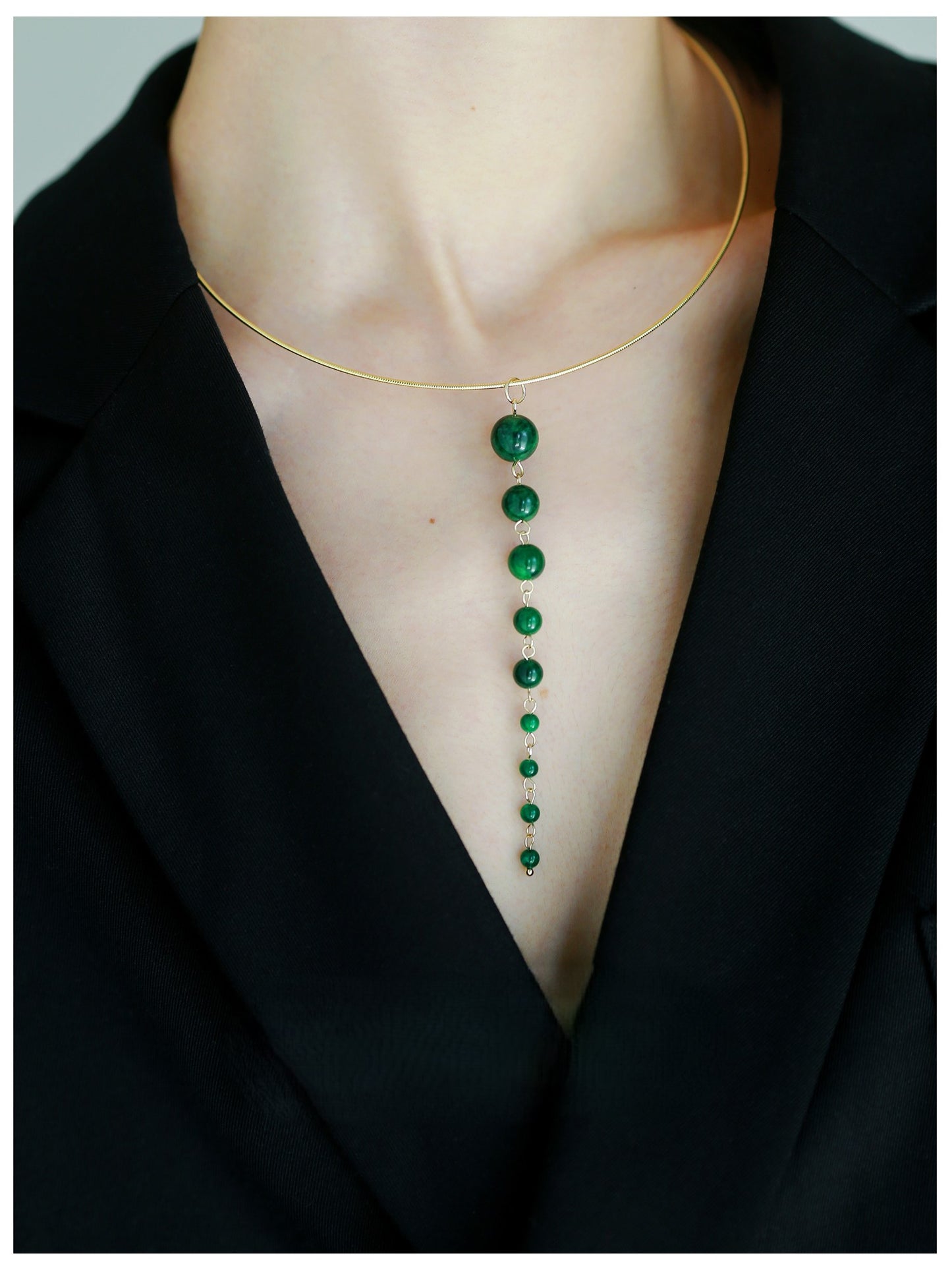 Vintage necklace necklace original design green stone pendant