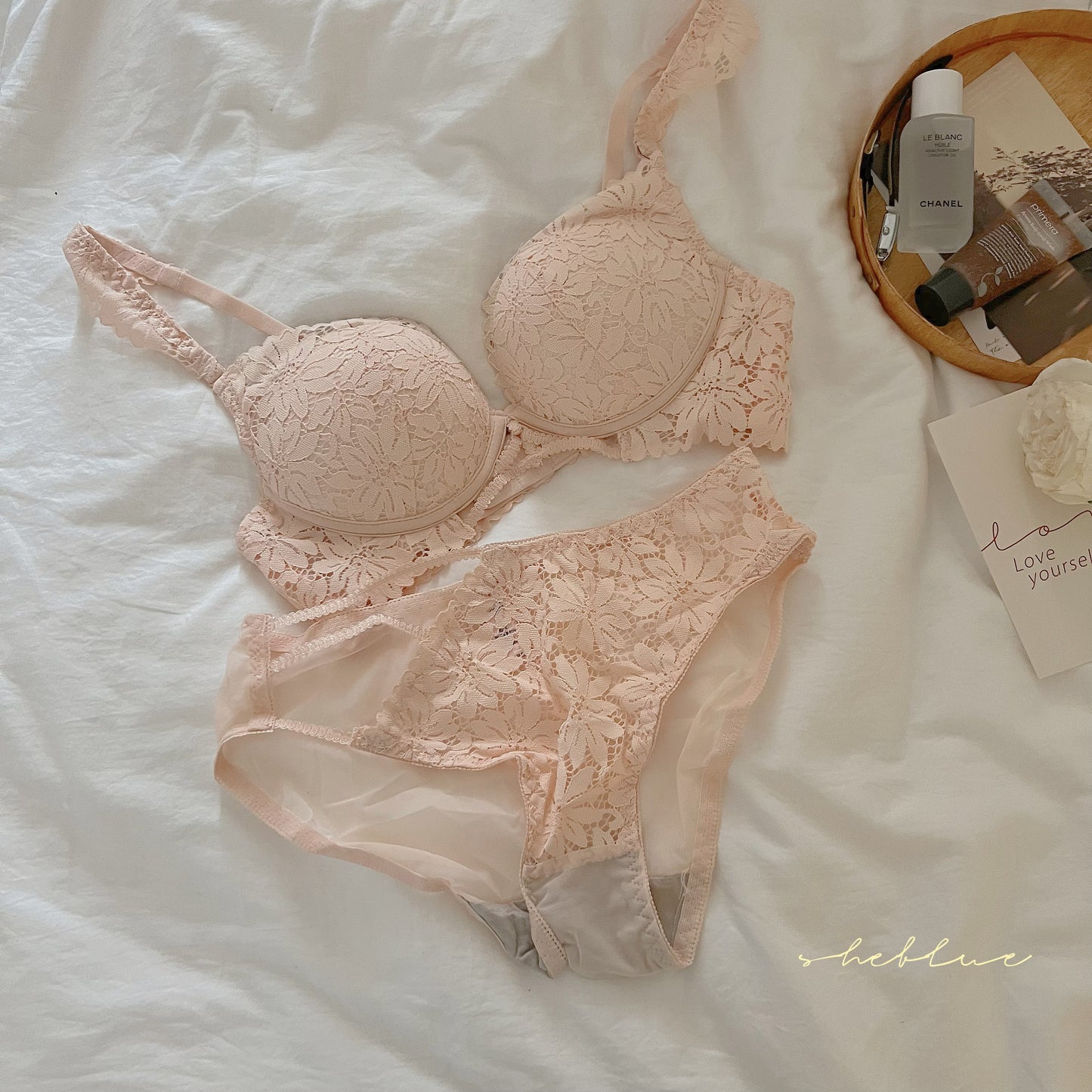 French sexy underwear with support to prevent sagging