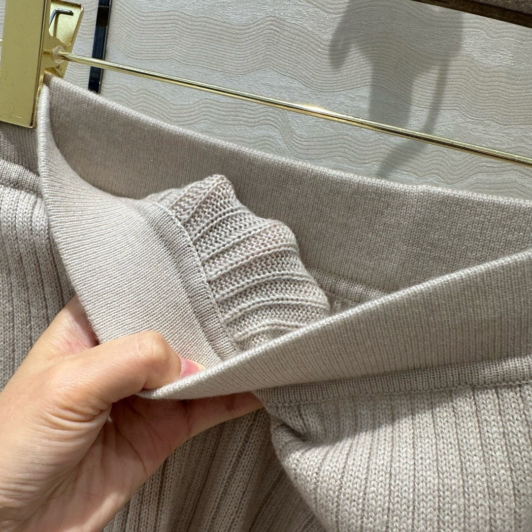 Cashmere cardigan skirt set
