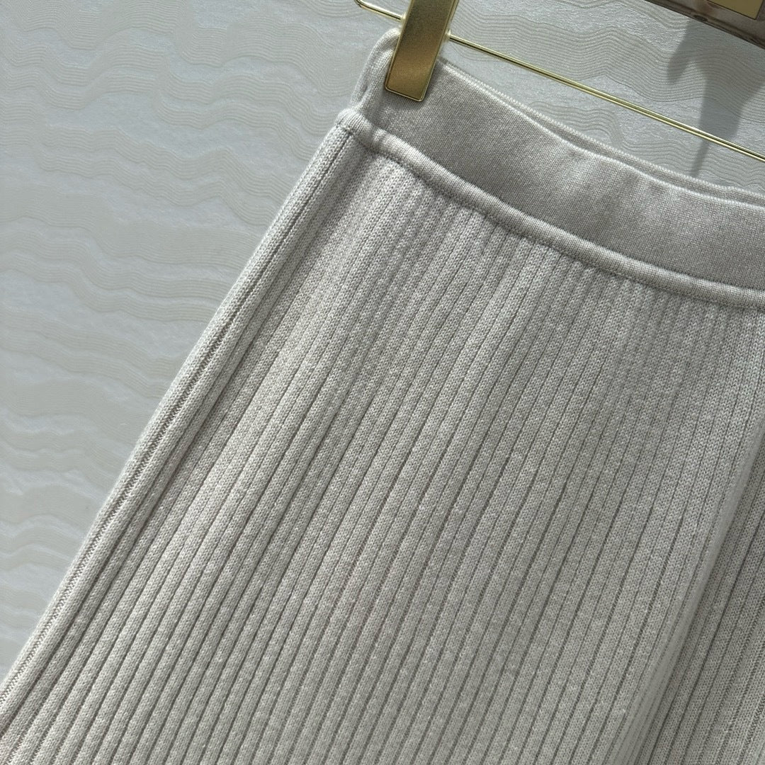 Cashmere cardigan skirt set