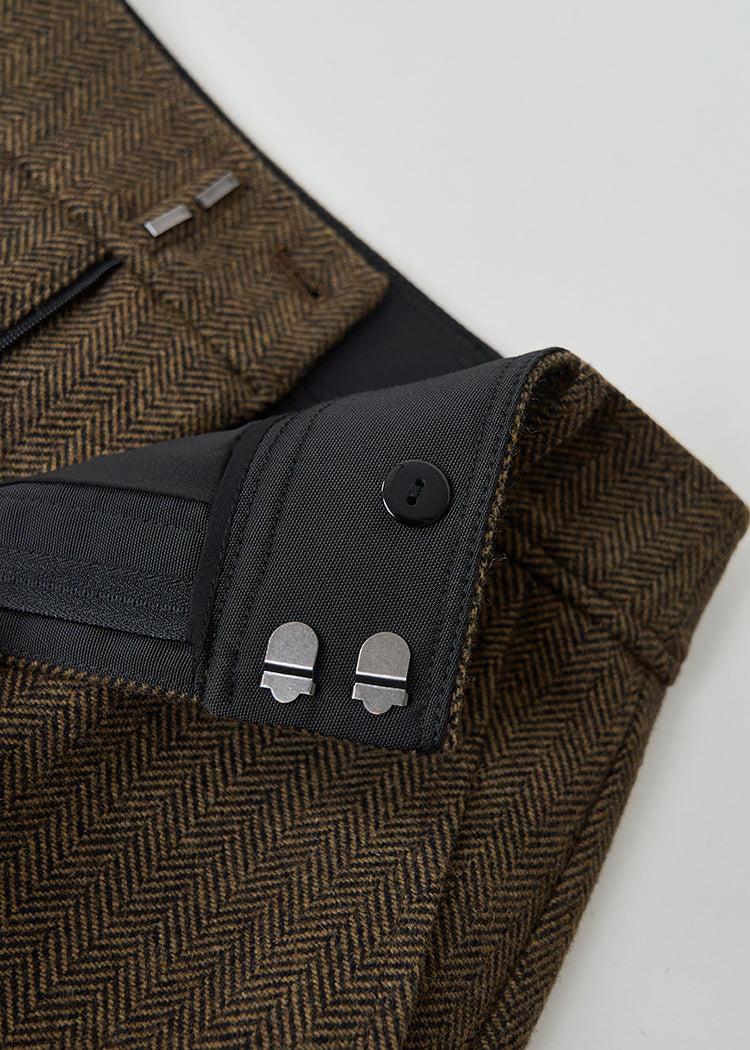 Retro floral brown herringbone wool skirt shows high-profile silhouette