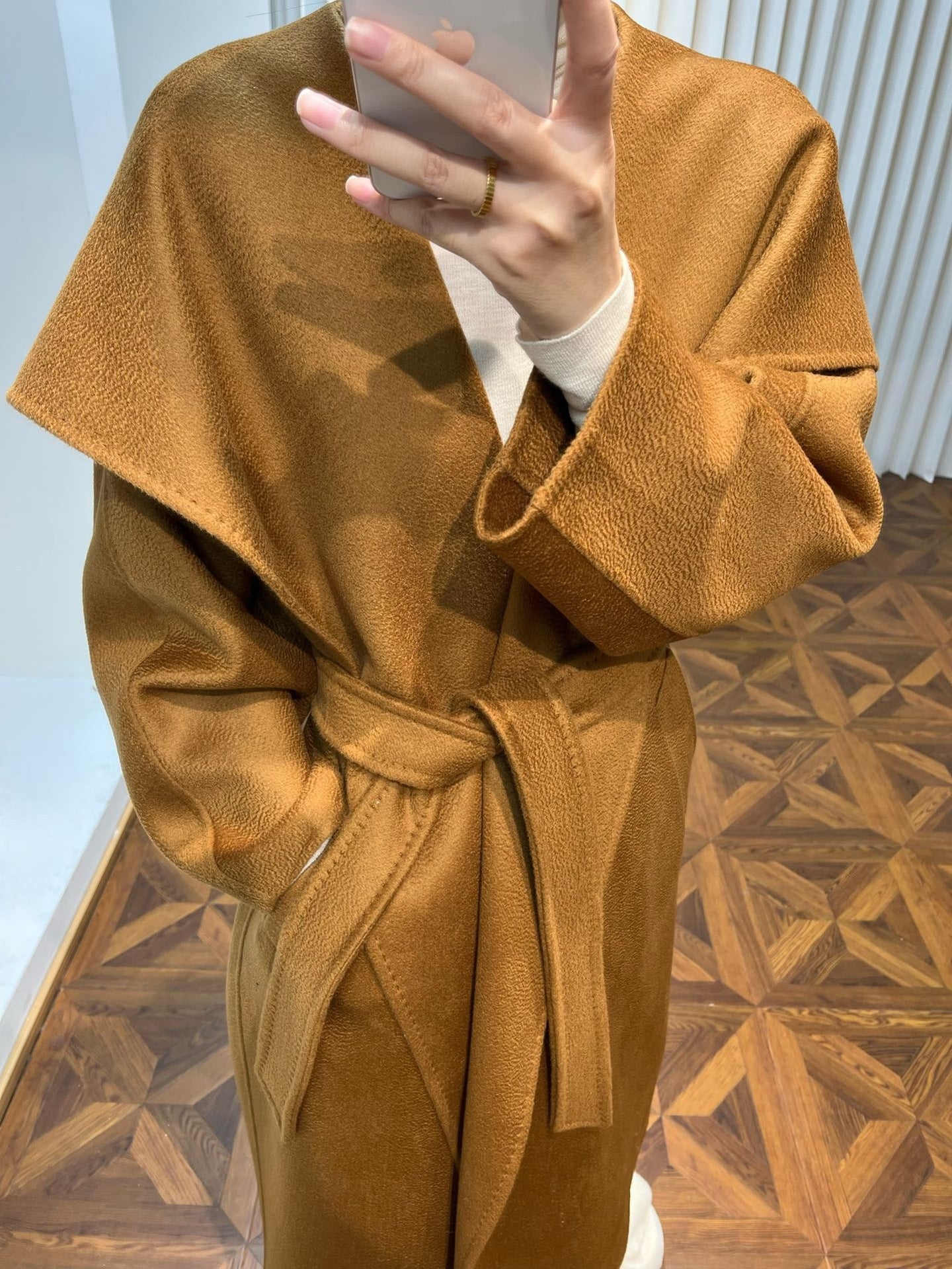 Lapel wool coat