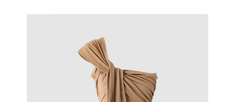 French one-shoulder suspender top with hot girl style