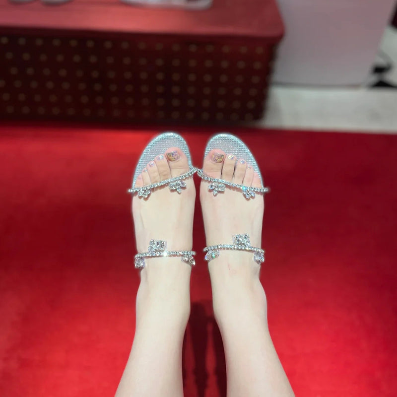 Women's low-heeled flat sandals