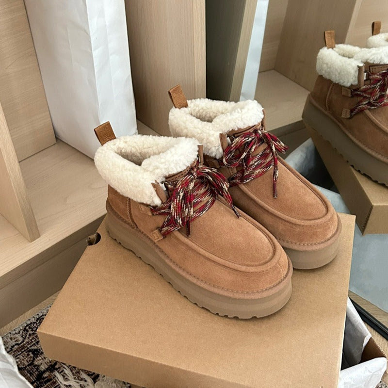 Thick-soled snow boots