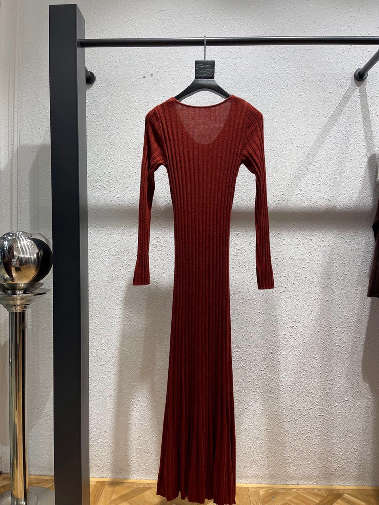 Round neck slim fit long knitted dress