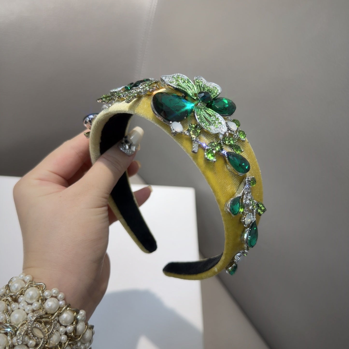 Ladylike and high-end rhinestone hair accessories