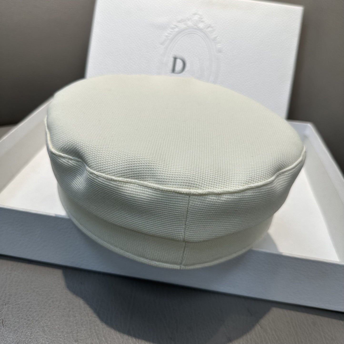 Versatile European and American navy style beret