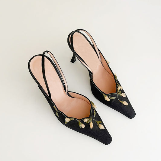 Retro pointed toe flower embroidered high heels