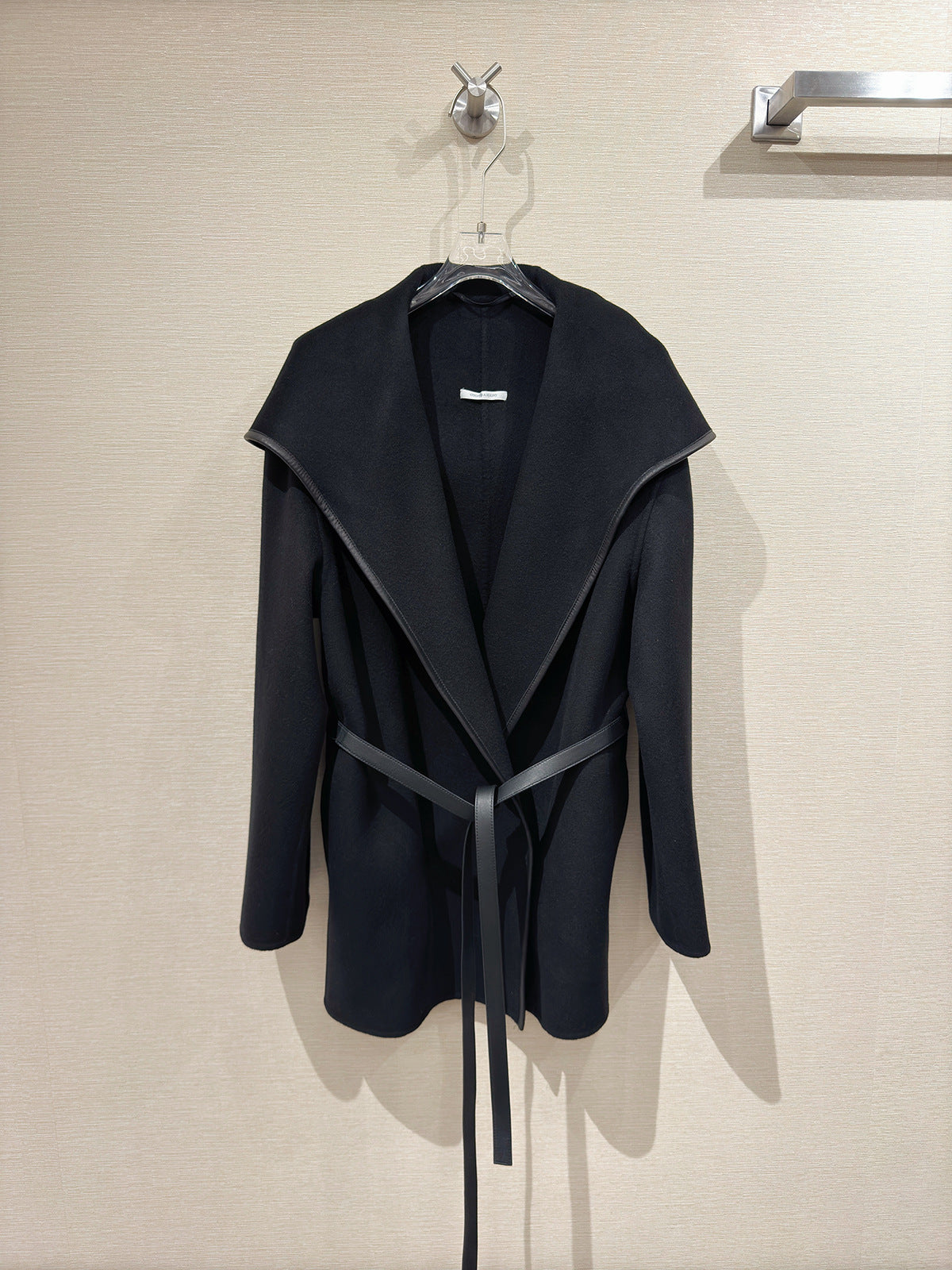 Hooded double-faced cashmere lace-up coat