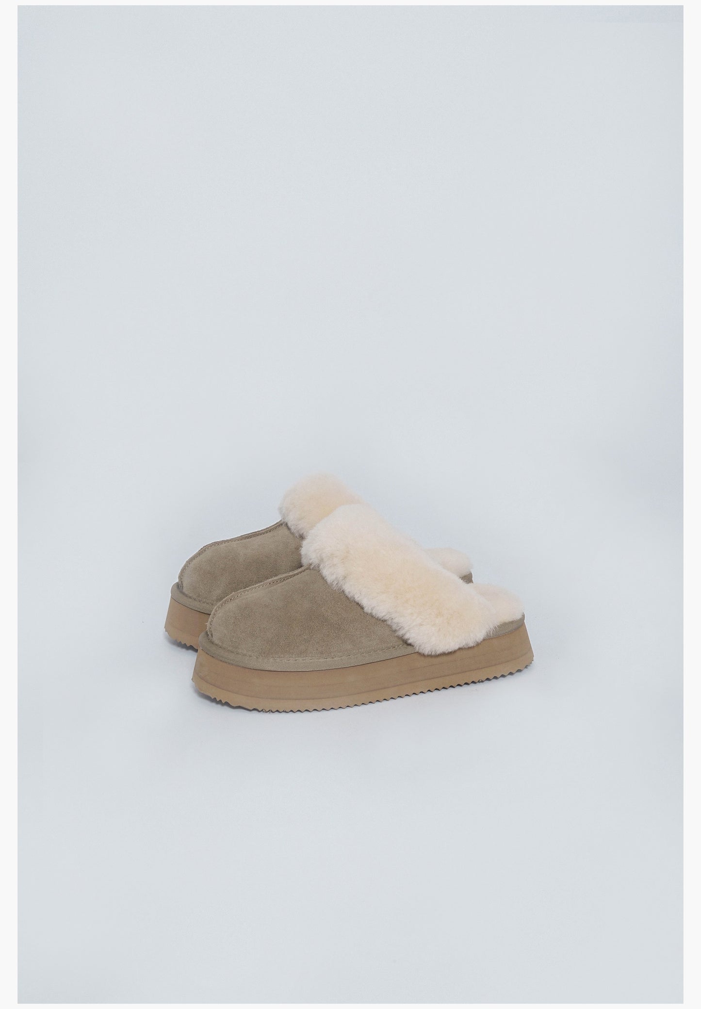 Thick-soled snow-covered cotton slippers