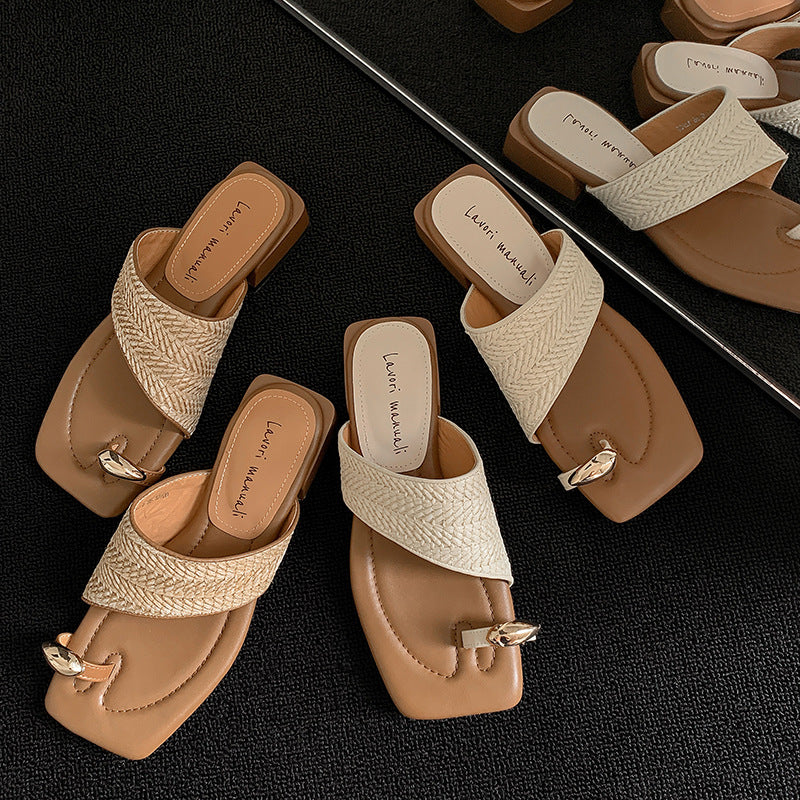 Straw holiday style metal buckle slip-on slippers