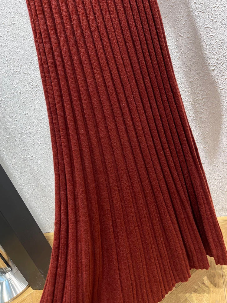 Round neck slim fit long knitted dress