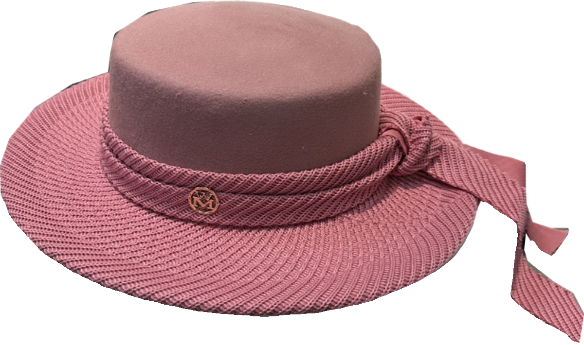 The flat-top hat is high-end and elegant in Hepburn style.